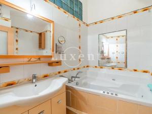 Pronájem bytu 2+1, Praha - Malá Strana, Mostecká, 80 m2