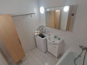 Pronájem bytu 3+kk, Praha - Řepy, Šimonova, 66 m2