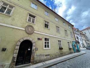 Prodej činžovního domu, Praha, Vlašská, 1011 m2