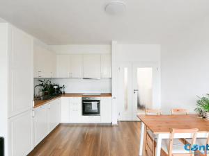 Prodej bytu 2+kk, Praha - Modřany, K Vystrkovu, 58 m2