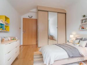 Prodej činžovního domu, Lety, Sokolská, 265 m2