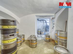 Prodej obchodního prostoru, Hradec Králové - Svinary, Podhůrská, 633 m2