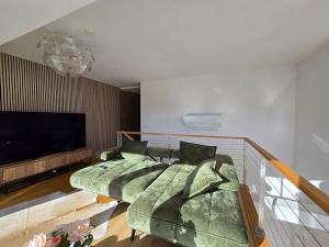 Prodej atypického bytu, Praha - Smíchov, Holečkova, 182 m2