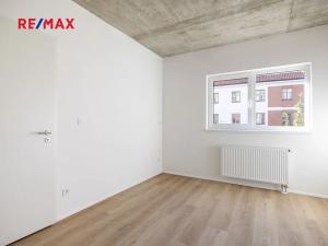 Prodej bytu 2+kk, Praha - Hrdlořezy, Českobrodská, 57 m2