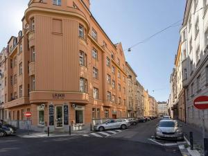Pronájem bytu 3+kk, Praha - Bubeneč, Sochařská, 75 m2