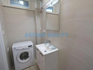 Pronájem bytu 2+kk, Praha - Libeň, U školičky, 43 m2