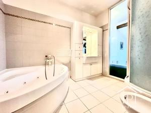 Pronájem kanceláře, Praha - Holešovice, Dukelských hrdinů, 176 m2