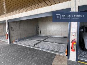 Pronájem garážového stání, Brno, Cejl, 17 m2