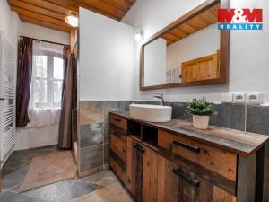 Prodej chalupy, Polička - Lezník, 260 m2