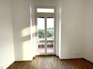 Pronájem bytu 1+1, Karlovy Vary, nábřeží Jana Palacha, 58 m2