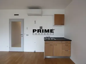 Pronájem kanceláře, Praha - Smíchov, Štefánikova, 63 m2