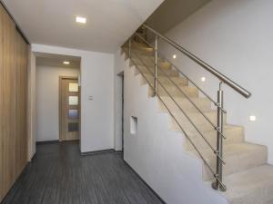 Prodej bytu 3+1, Pardubice - Zelené Předměstí, Čihákova, 138 m2