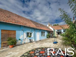 Prodej komerční nemovitosti, Hajany, 692 m2