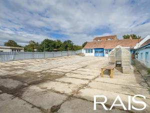 Prodej komerční nemovitosti, Hajany, 692 m2