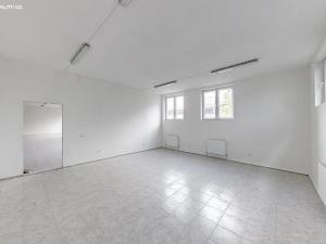 Prodej výrobních prostor, Kladno, Huťská, 1000 m2