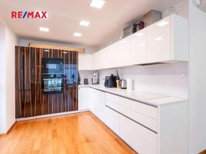 Pronájem bytu 2+kk, Praha - Holešovice, Komunardů, 68 m2