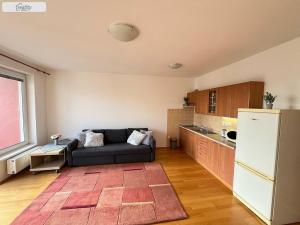 Pronájem bytu 1+kk, Praha - Strašnice, Názovská, 42 m2
