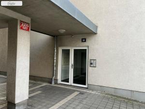 Pronájem bytu 1+kk, Praha - Strašnice, Názovská, 42 m2