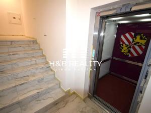 Pronájem obchodního prostoru, Praha - Malá Strana, Malostranské náměstí, 210 m2