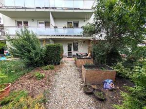 Pronájem bytu 1+kk, Praha - Běchovice, Českobrodská, 83 m2