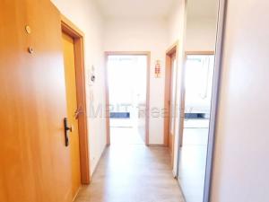 Pronájem bytu 2+kk, Praha - Hlubočepy, Voskovcova, 42 m2