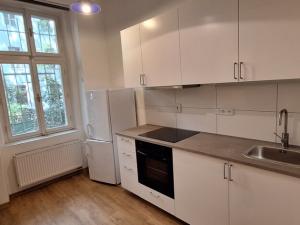 Pronájem kanceláře, Praha, Na bělidle, 55 m2