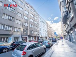 Prodej bytu 2+kk, Praha - Holešovice, Veverkova, 58 m2