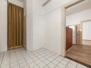 Pronájem bytu 1+1, Praha - Holešovice, Komunardů, 48 m2