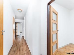 Prodej bytu 3+1, Praha - Horní Počernice, Lhotská, 73 m2