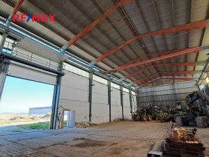 Pronájem výrobních prostor, Dolní Chvatliny, 3690 m2