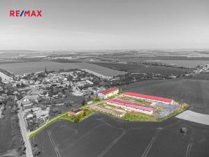 Prodej výrobních prostor, Dolní Chvatliny, 3690 m2