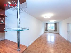 Pronájem bytu 2+kk, Praha - Kbely, Semilská, 69 m2