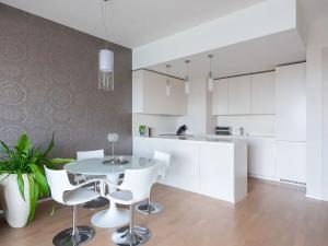 Pronájem bytu 2+kk, Praha - Smíchov, Zdíkovská, 75 m2