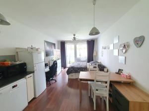 Prodej bytu 1+kk, Praha - Horní Měcholupy, Hornoměcholupská, 38 m2