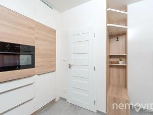 Prodej bytu 1+kk, Praha - Podolí, Na dolinách, 39 m2