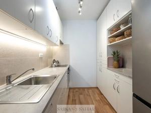 Prodej bytu 2+kk, Praha - Petrovice, Jakobiho, 43 m2