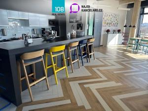 Pronájem kanceláře, Praha - Holešovice, Argentinská, 728 m2