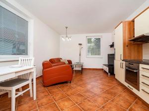 Pronájem bytu 2+kk, Praha - Modřany, Komořanská, 47 m2