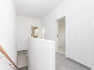 Prodej rodinného domu, Milovice, Modřínová, 137 m2