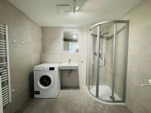 Pronájem bytu 2+kk, Praha - Vršovice, Murmanská, 55 m2