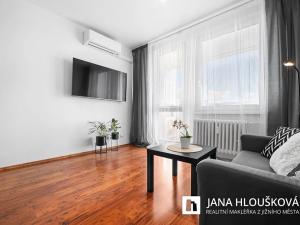 Prodej bytu 2+kk, Praha - Háje, Matúškova, 45 m2