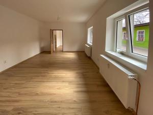 Pronájem obchodního prostoru, Říčany, Masarykovo nám., 54 m2