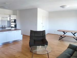 Pronájem bytu 3+kk, Ostrava, Biskupská, 101 m2