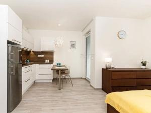 Pronájem bytu 1+kk, Praha - Vysočany, Strnadových, 33 m2