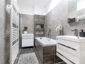 Prodej činžovního domu, Kostelec nad Černými lesy, Jánská, 230 m2