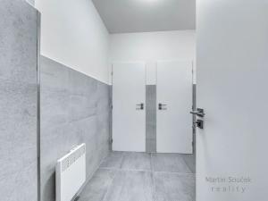 Pronájem kanceláře, Praha - Holešovice, U Výstaviště, 60 m2