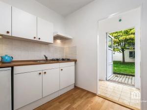 Prodej bytu 1+kk, Praha - Kbely, Toužimská, 29 m2