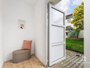Prodej bytu 1+kk, Praha - Kbely, Toužimská, 29 m2
