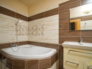 Prodej rodinného domu, Kratochvilka, 192 m2