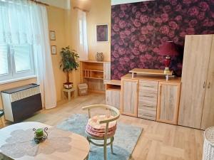 Pronájem bytu 1+kk, Praha, Pelhřimovská, 30 m2